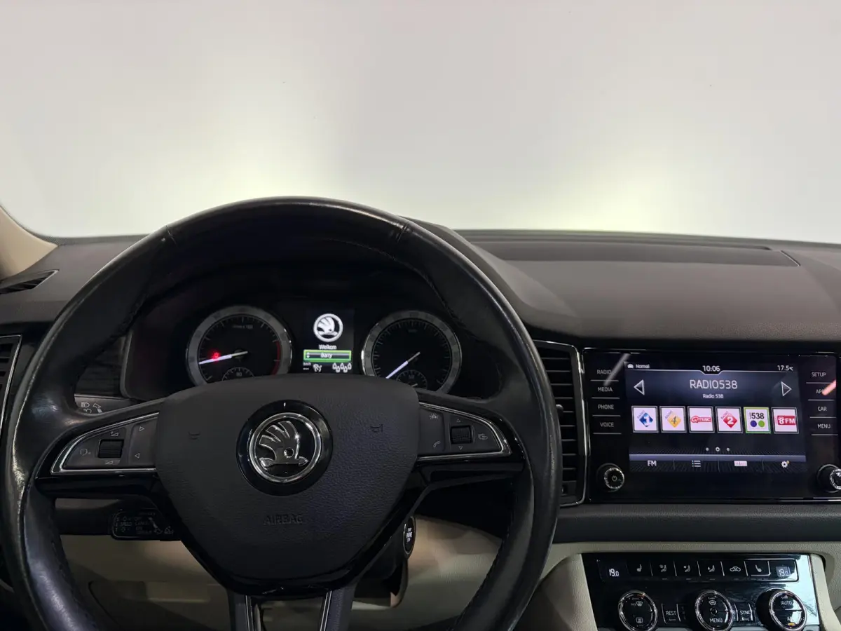 2.0 TSI 4x4 Style Business 7 PERSOONS Elektrische stoelen met geheugen Elek achterklep Navigatie