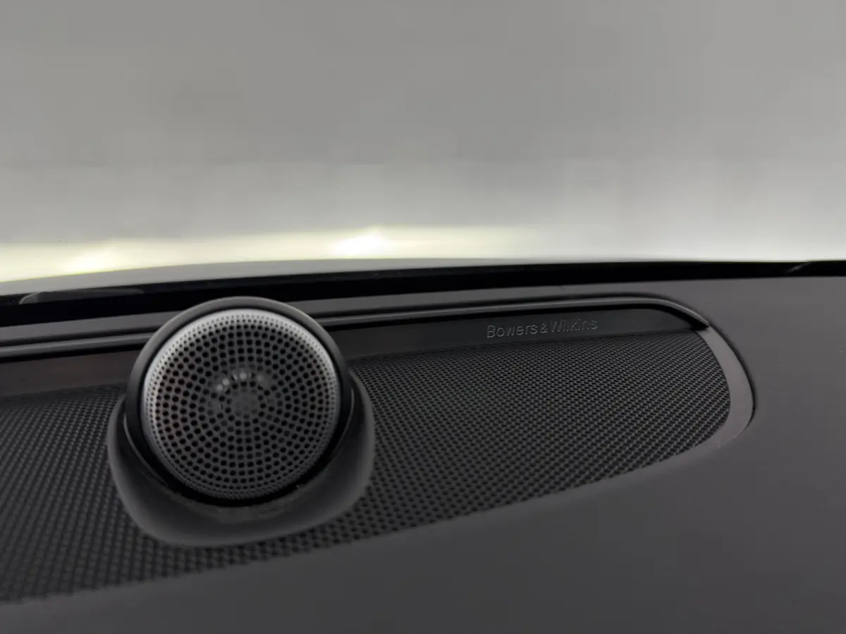 2.0 B4D R-Design | Black Edition | Pano | Memory | HuD | B&W | Virtual | 360° Camera | Carplay | Trekhaak