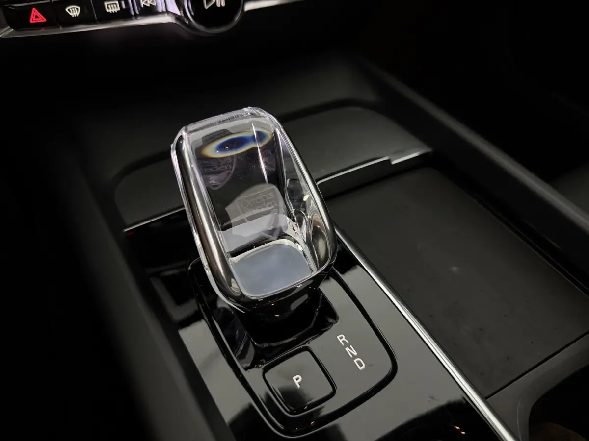 2.0 B4D R-Design | Black Edition | Pano | Memory | HuD | B&W | Virtual | 360° Camera | Carplay | Trekhaak