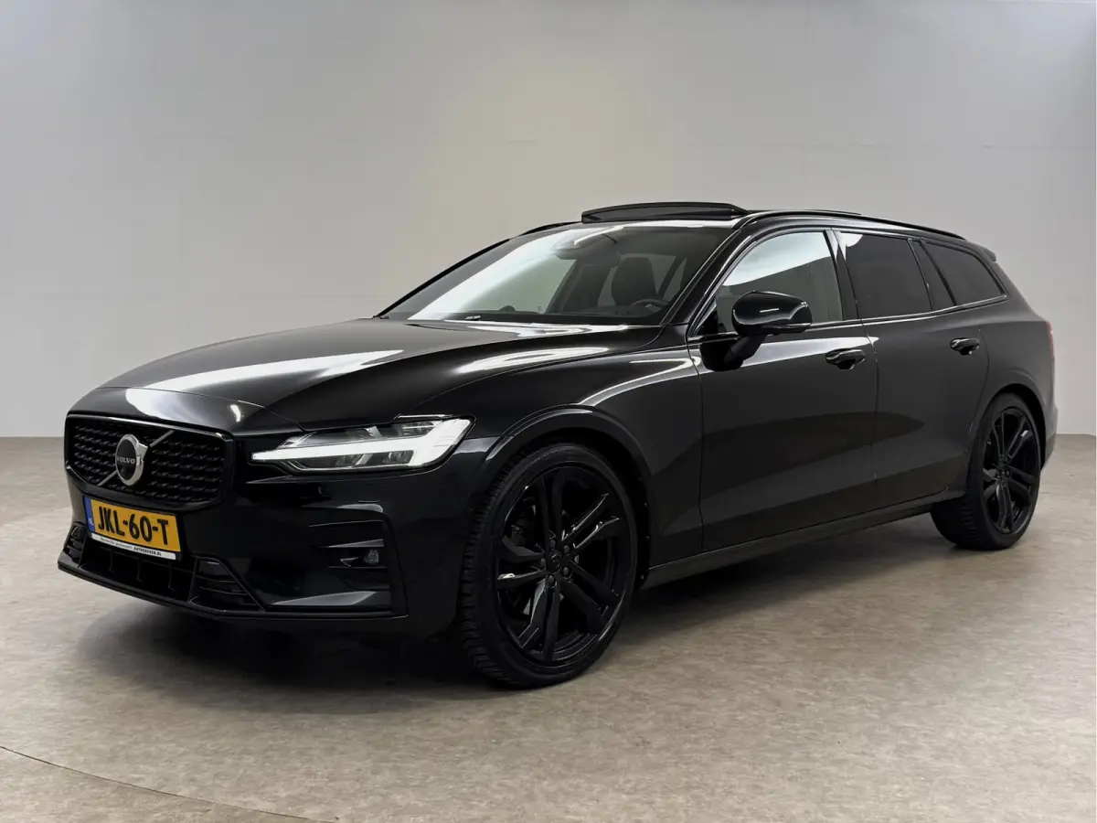 2.0 B4D R-Design | Black Edition | Pano | Memory | HuD | B&W | Virtual | 360° Camera | Carplay | Trekhaak