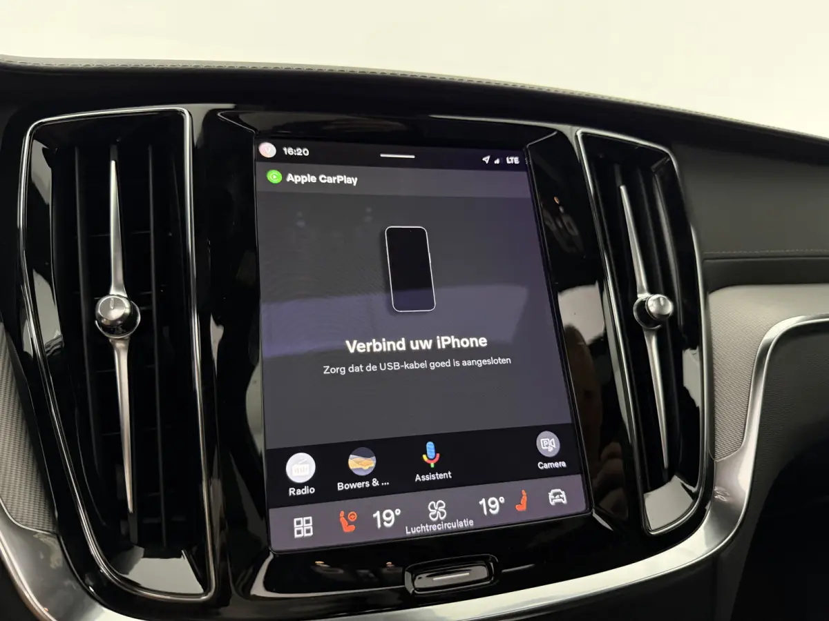 2.0 B4D R-Design | Black Edition | Pano | Memory | HuD | B&W | Virtual | 360° Camera | Carplay | Trekhaak