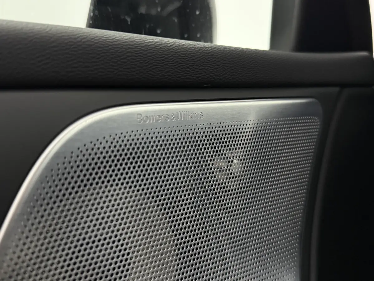 2.0 B4D R-Design | Black Edition | Pano | Memory | HuD | B&W | Virtual | 360° Camera | Carplay | Trekhaak