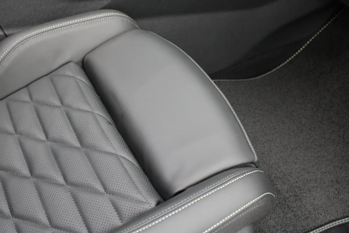 1.6 Plug-in Hybrid 195 GT Exclusive | Panorama/schuifdak | Lederen bekleding | Massage | Stoelverwarming | 20 Inch |