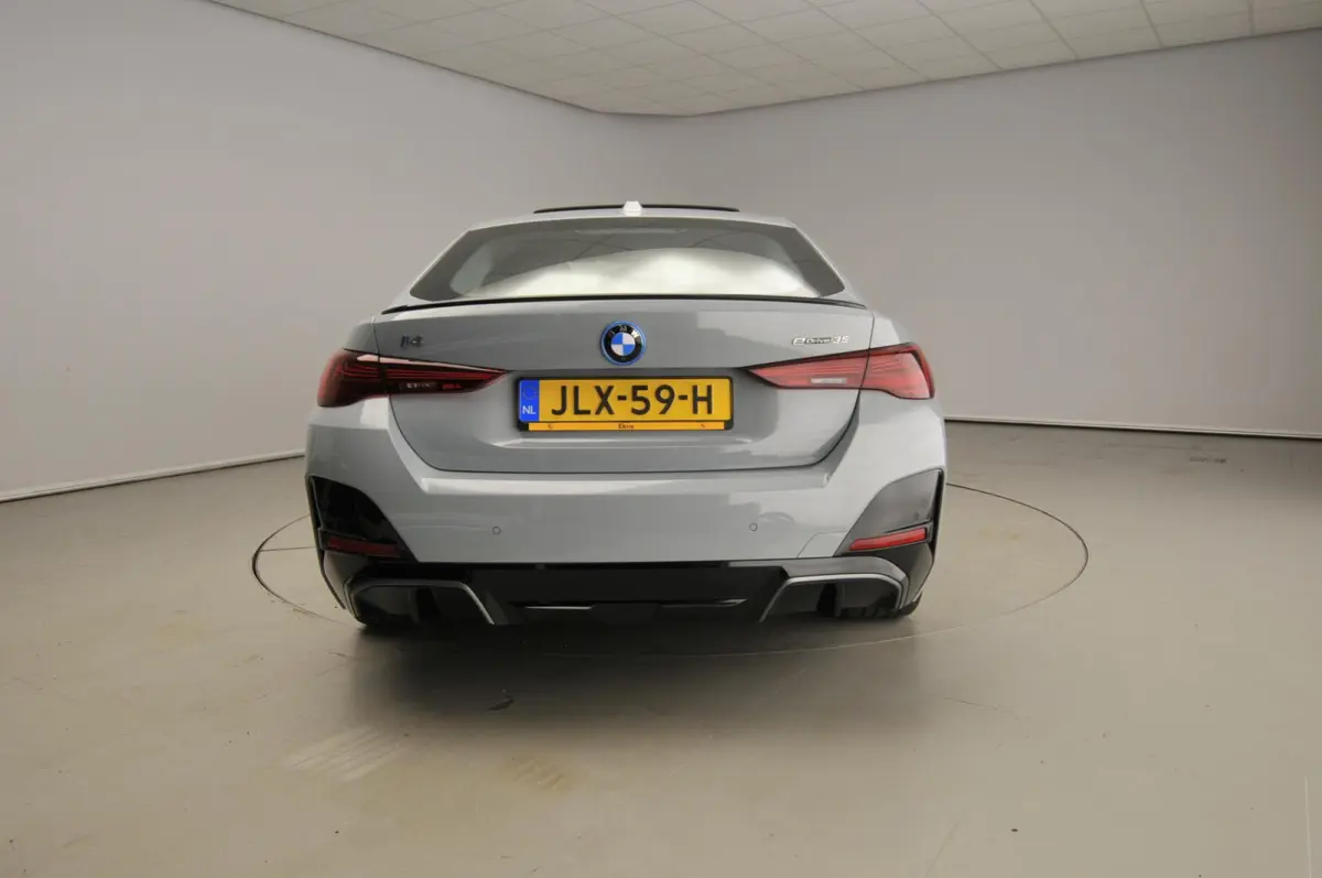 Gran Coupé eDrive35 | M-Sportpakket | LED | Leder | SOH 98% | Navigatie | Schuifdak | Trekhaak | Sportstoelen | DAB | Harman-kardon sound | Alu 19 inch