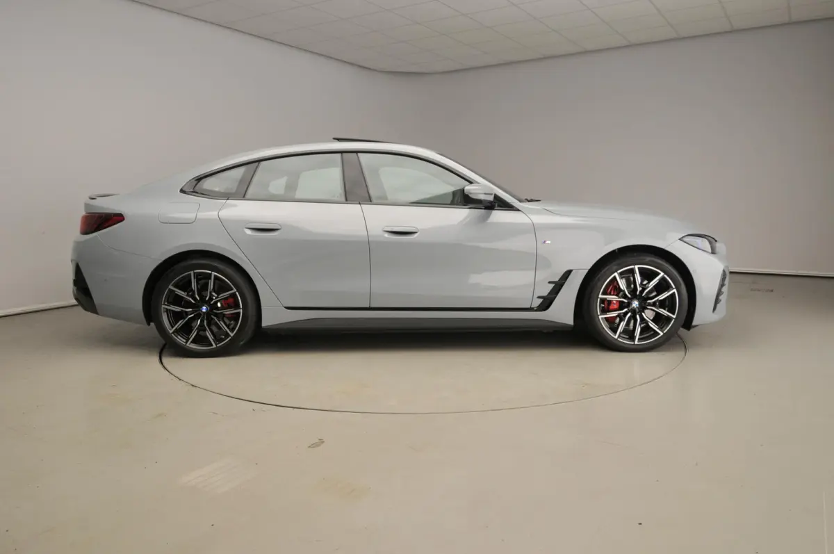 Gran Coupé eDrive35 | M-Sportpakket | LED | Leder | SOH 98% | Navigatie | Schuifdak | Trekhaak | Sportstoelen | DAB | Harman-kardon sound | Alu 19 inch