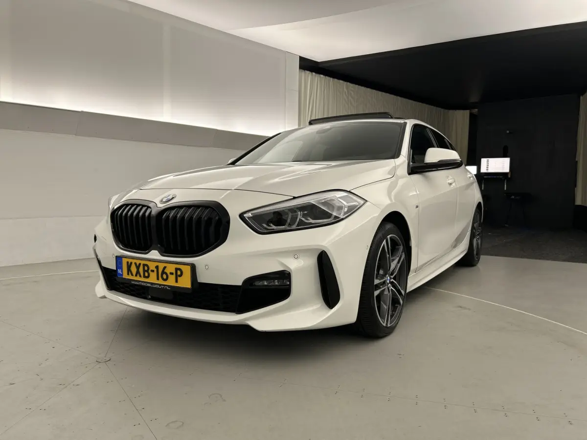 118i Aut. M-Sport Shadow Line Pano-dak/Camera/18'LMV/HIFI