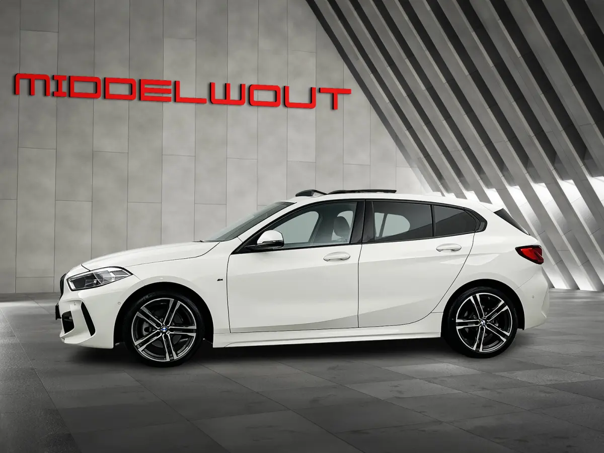 118i Aut. M-Sport Shadow Line Pano-dak/Camera/18'LMV/HIFI