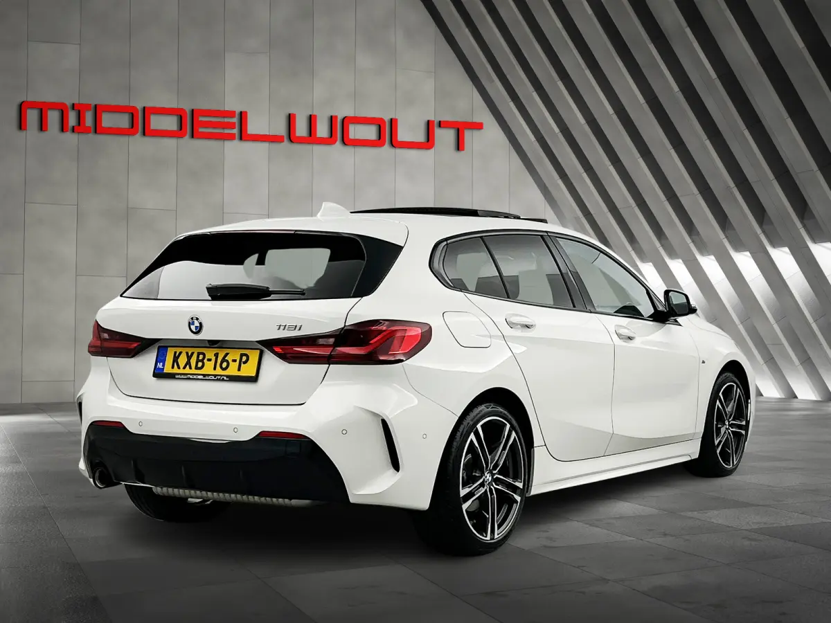 118i Aut. M-Sport Shadow Line Pano-dak/Camera/18'LMV/HIFI