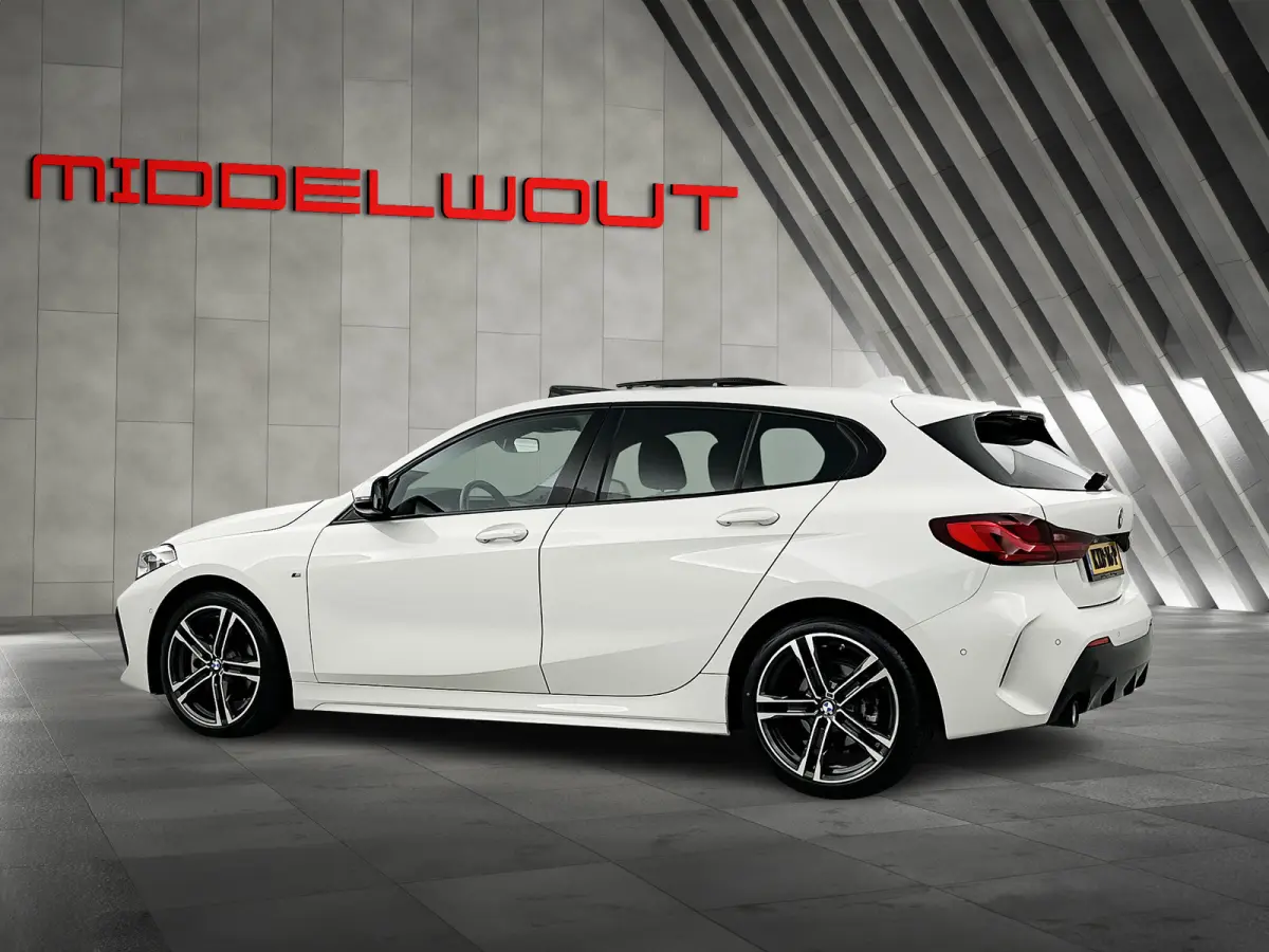 118i Aut. M-Sport Shadow Line Pano-dak/Camera/18'LMV/HIFI