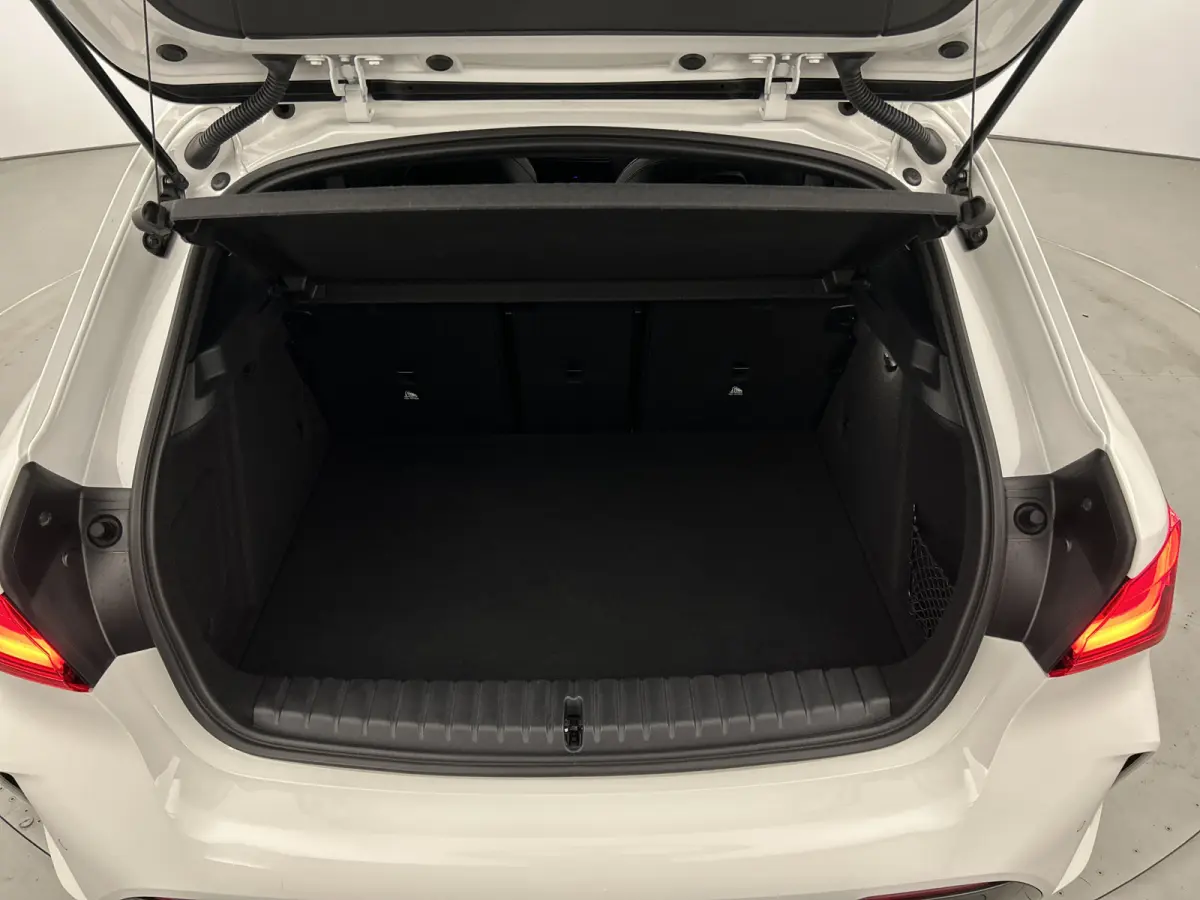 118i Aut. M-Sport Shadow Line Pano-dak/Camera/18'LMV/HIFI