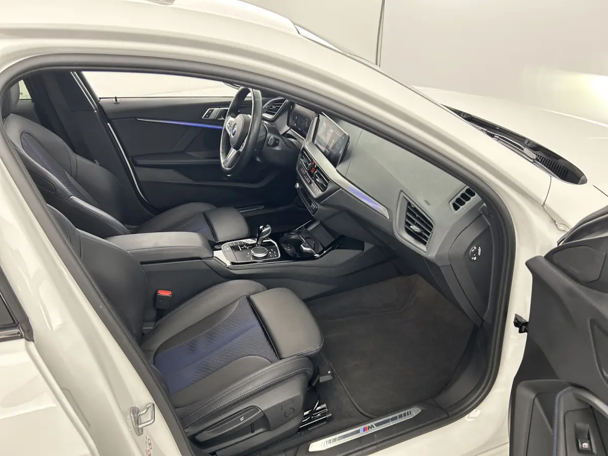 118i Aut. M-Sport Shadow Line Pano-dak/Camera/18'LMV/HIFI