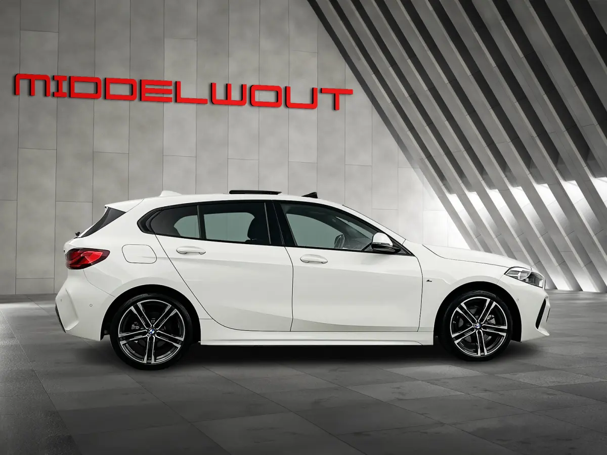 118i Aut. M-Sport Shadow Line Pano-dak/Camera/18'LMV/HIFI