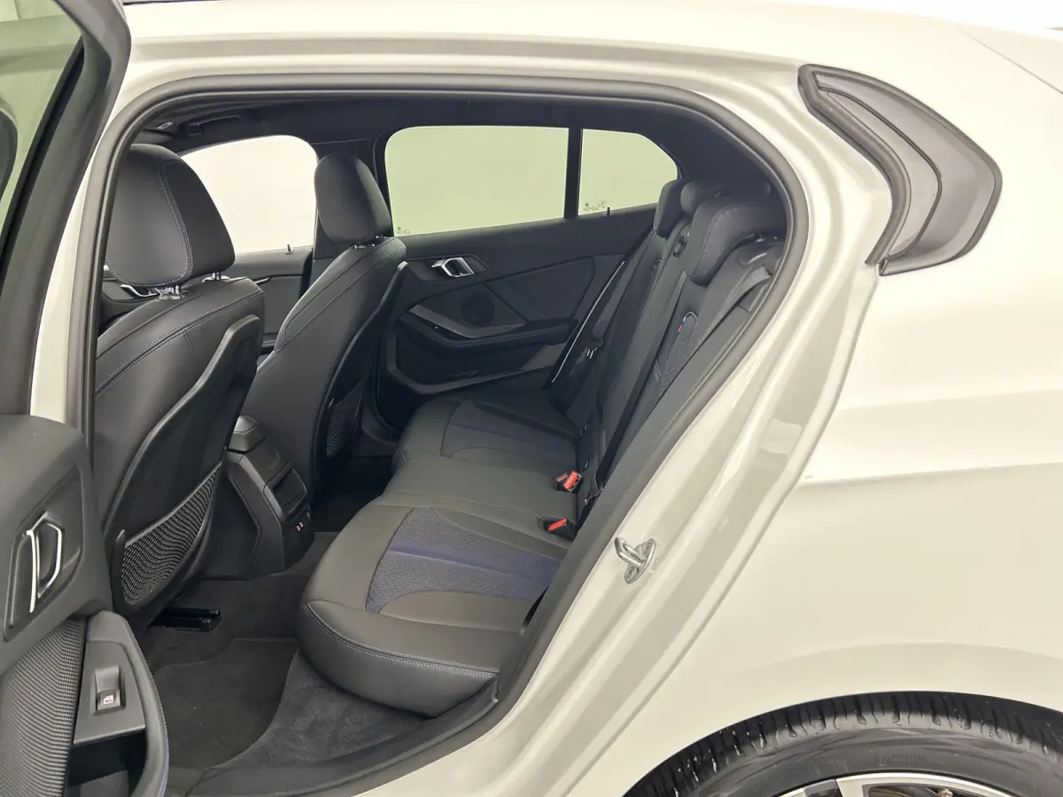 118i Aut. M-Sport Shadow Line Pano-dak/Camera/18'LMV/HIFI