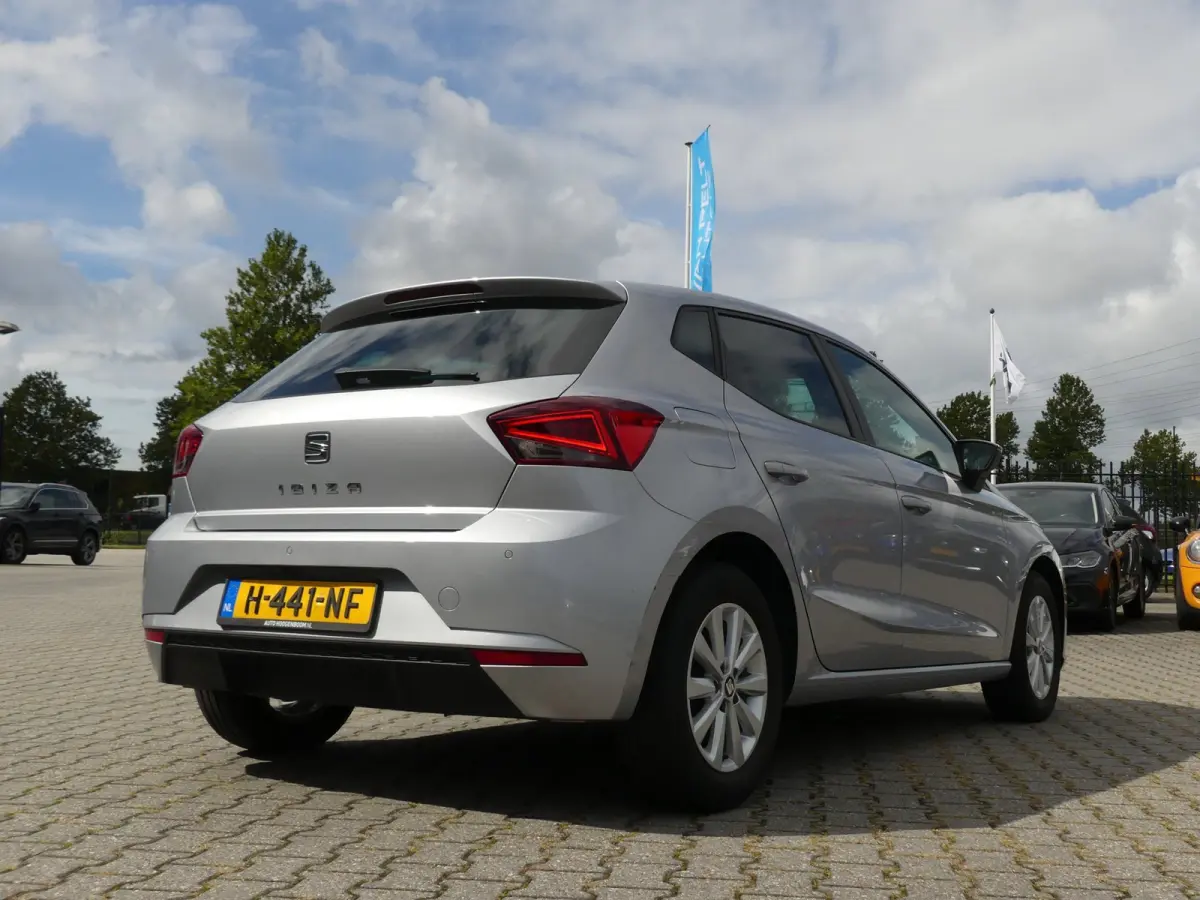 1.0 TSI Style Business Intense / Beats Audio