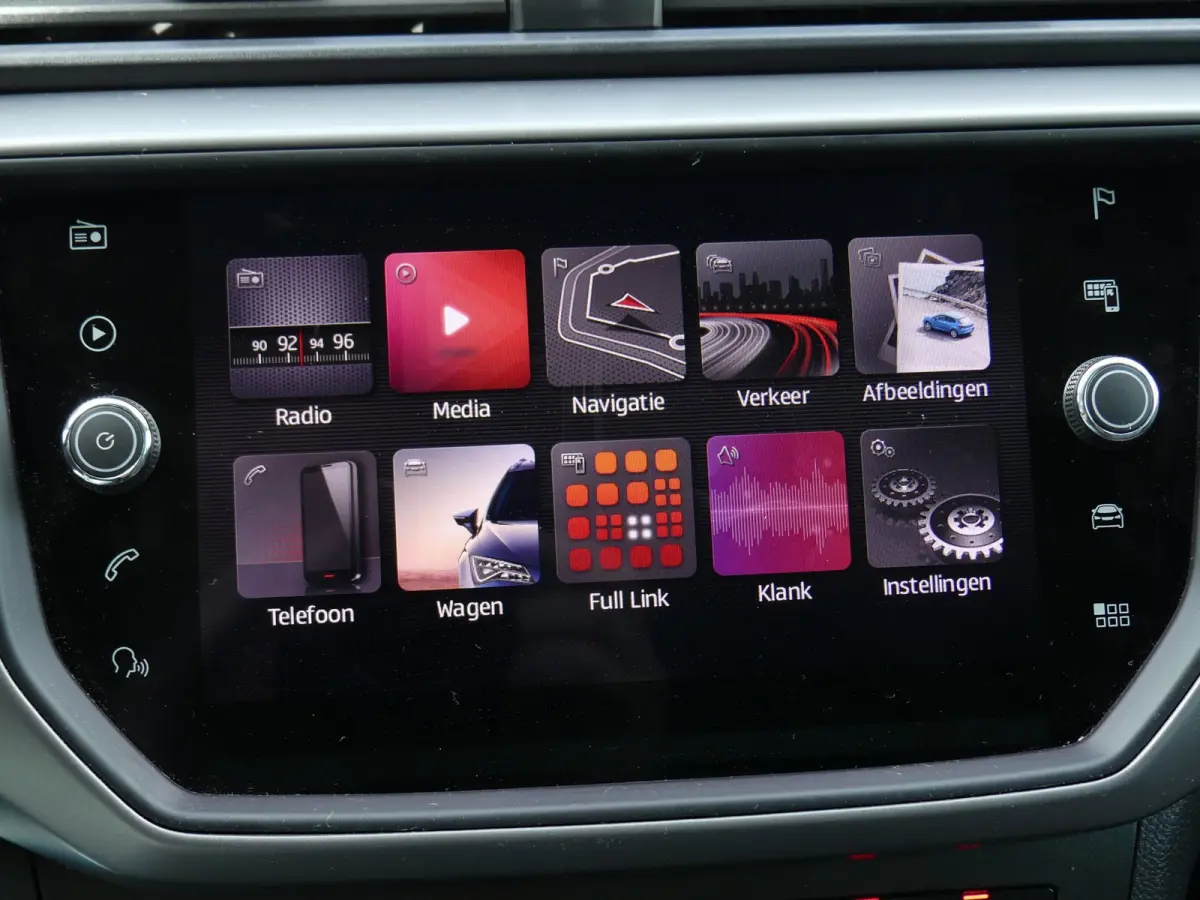 1.0 TSI Style Business Intense / Beats Audio