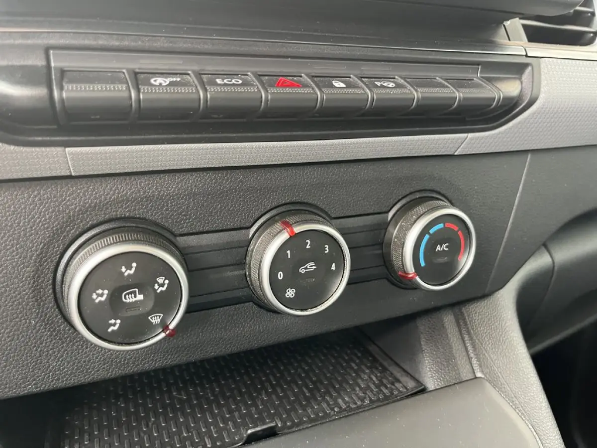 1.5 Blue dCi 95pk E6 Comfort 3p Lease €276 p/m Airco, Navi, apple carplay/android, Camera, PDC, Cruise controle, onderhoudshistorie aanwezig