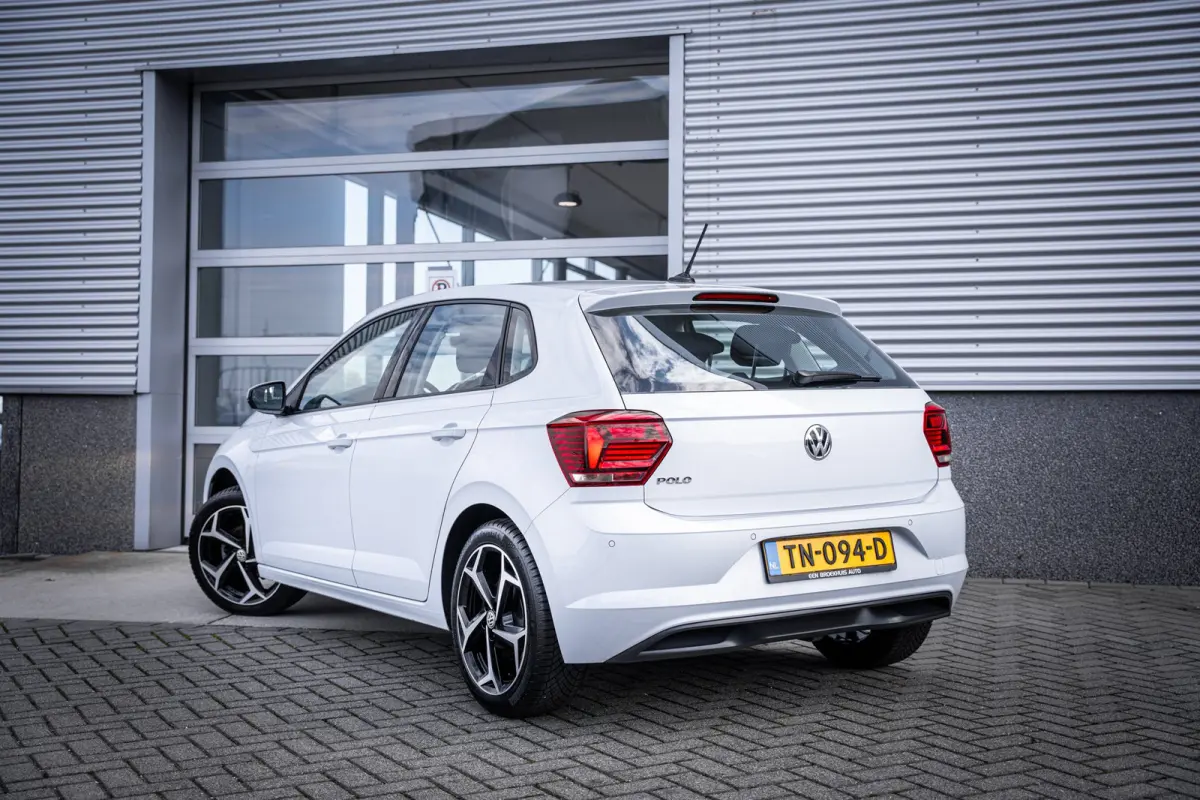 1.0 TSI Highline | Airco (automatisch) | Lichtmetalen velgen 17" | Metaalkleur