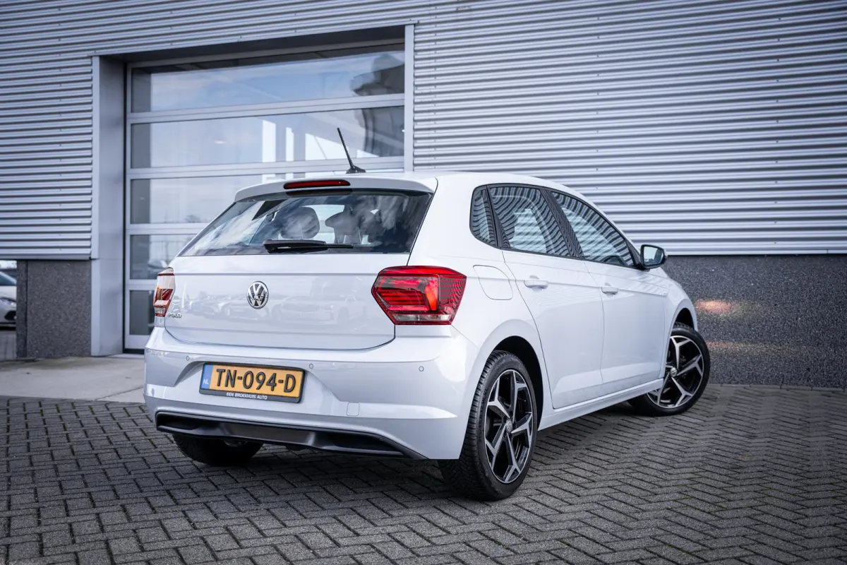 1.0 TSI Highline | Airco (automatisch) | Lichtmetalen velgen 17" | Metaalkleur