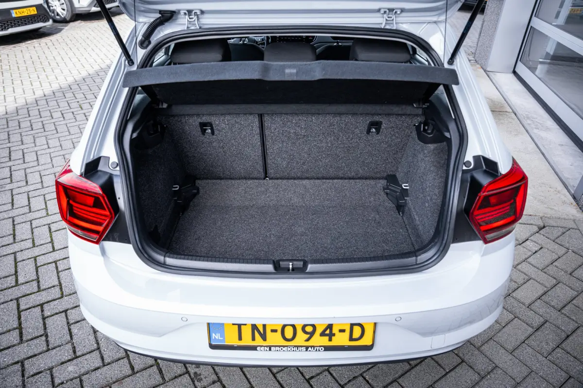 1.0 TSI Highline | Airco (automatisch) | Lichtmetalen velgen 17" | Metaalkleur