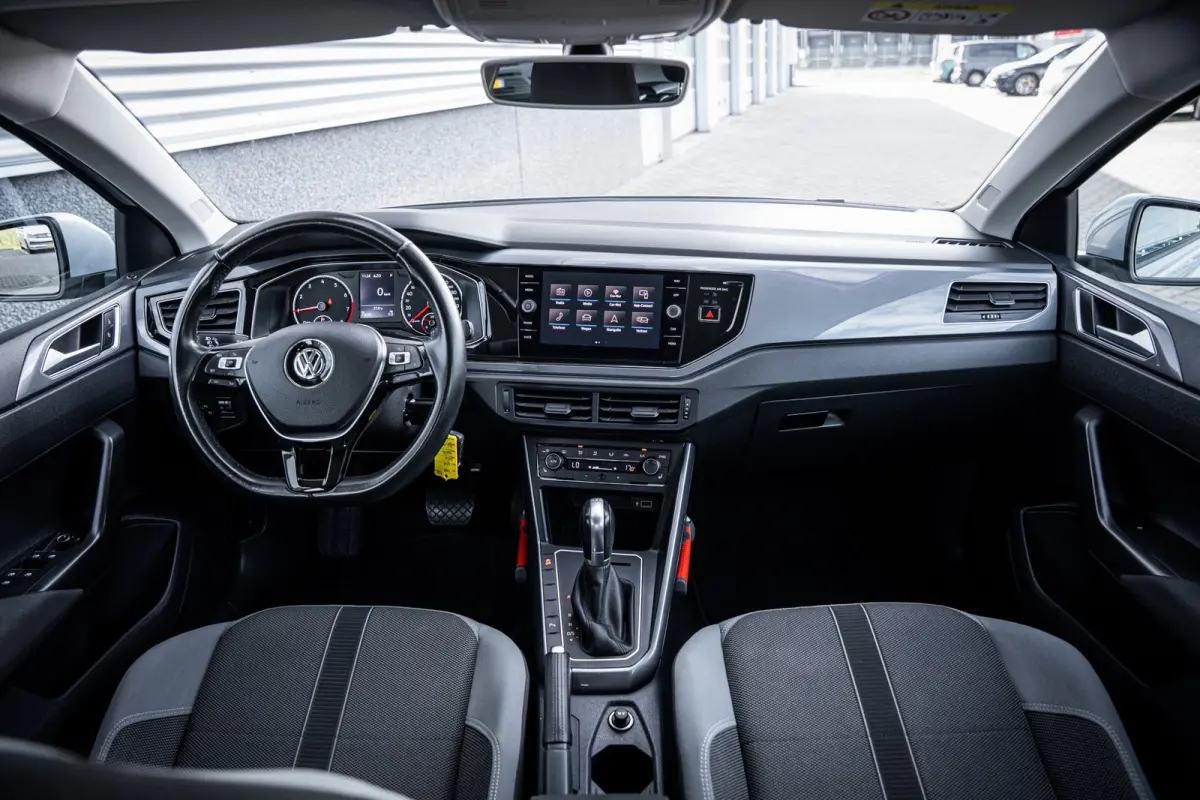 1.0 TSI Highline | Airco (automatisch) | Lichtmetalen velgen 17" | Metaalkleur