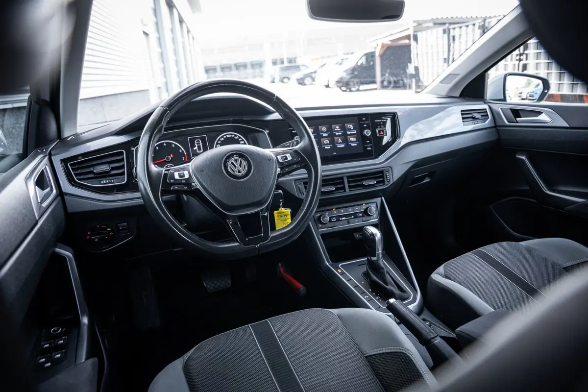 1.0 TSI Highline | Airco (automatisch) | Lichtmetalen velgen 17" | Metaalkleur