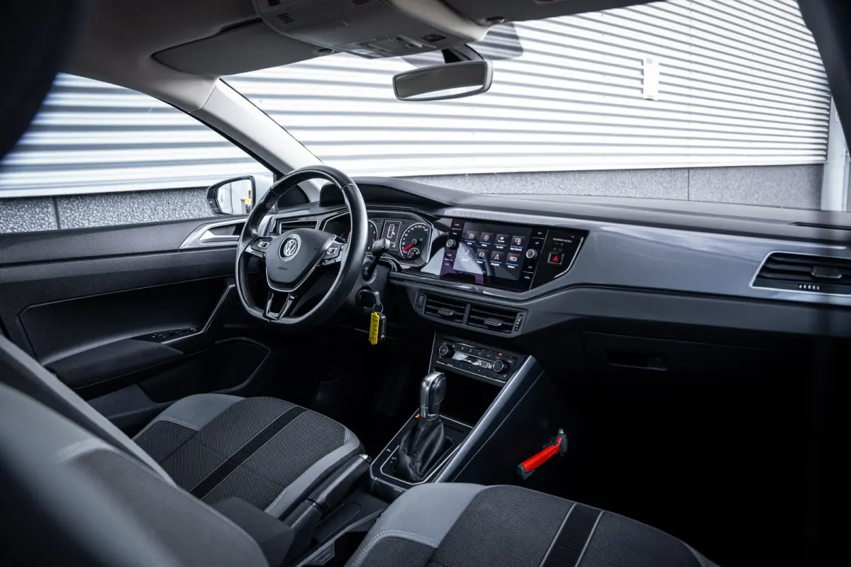 1.0 TSI Highline | Airco (automatisch) | Lichtmetalen velgen 17" | Metaalkleur
