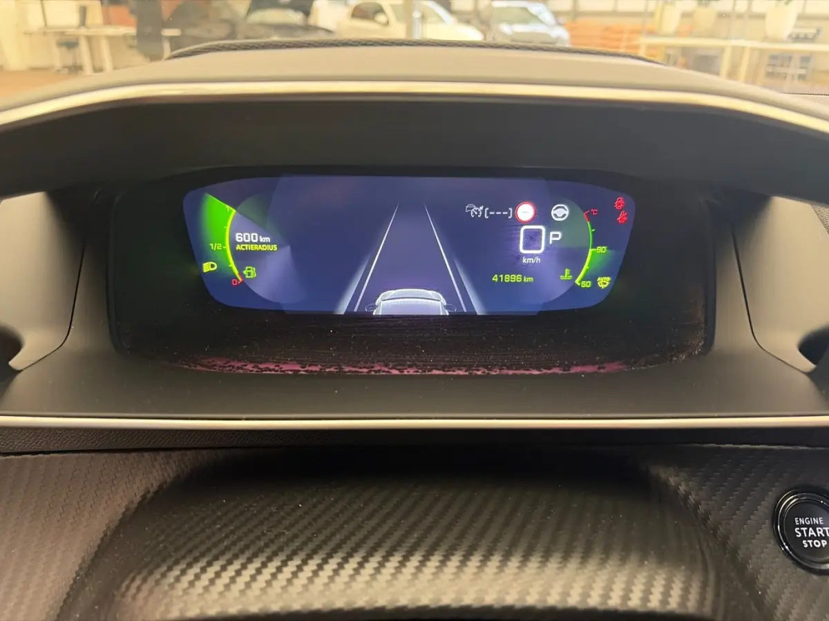 1.2 PureTech GT Leder/Alcantara | Elek. Stoel met massage | 17" Lichtmetaal | LED | Camera | Cruise | Digitaal Dashboard | Achteruitrijcamera | Airco (automatisch) | Apple Carplay/Android Au