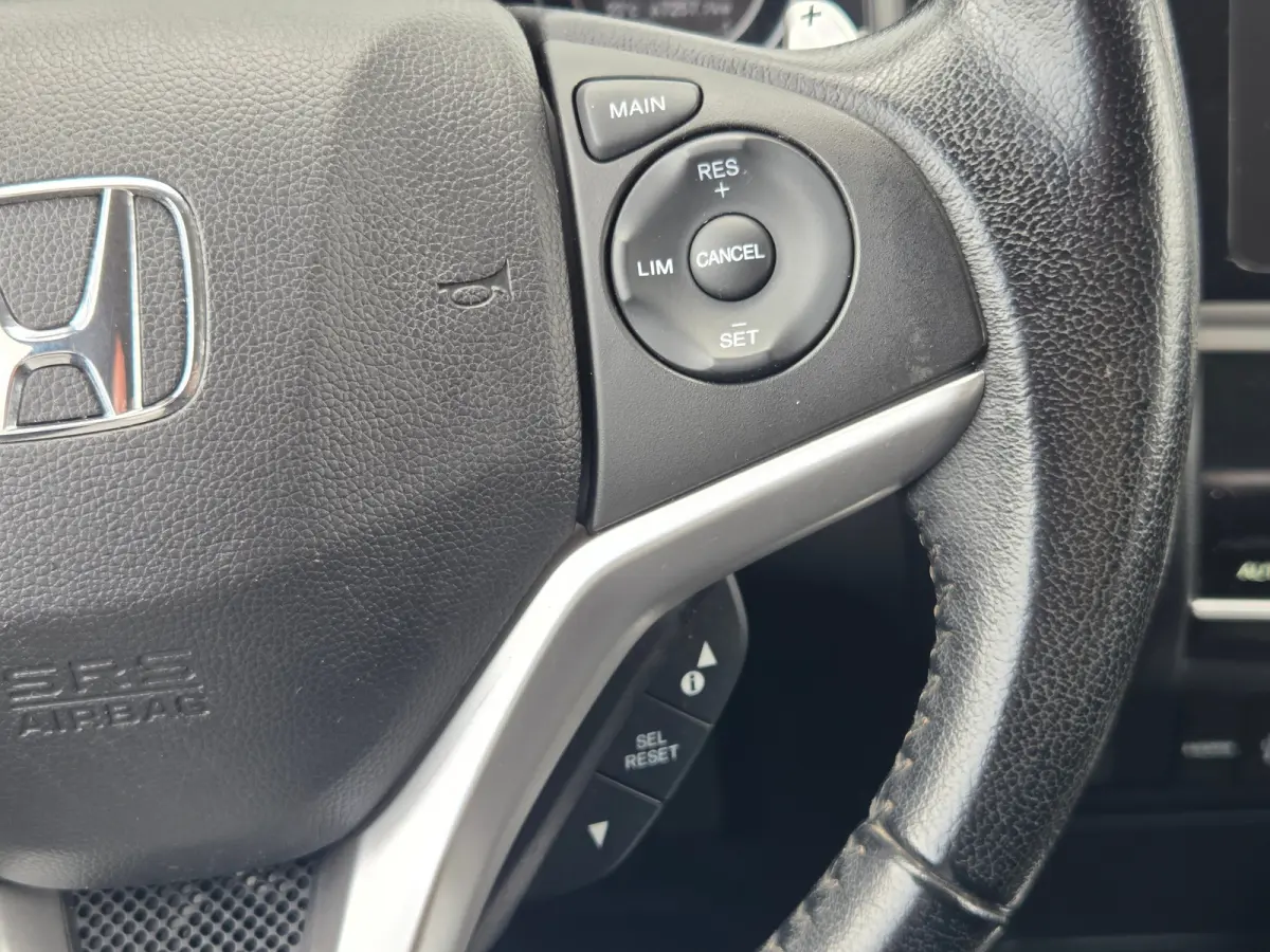 1.3 i-VTEC Elegance Keyless entry / Cruise control / Dab radio / Hill hold / Achteruitrijcamera