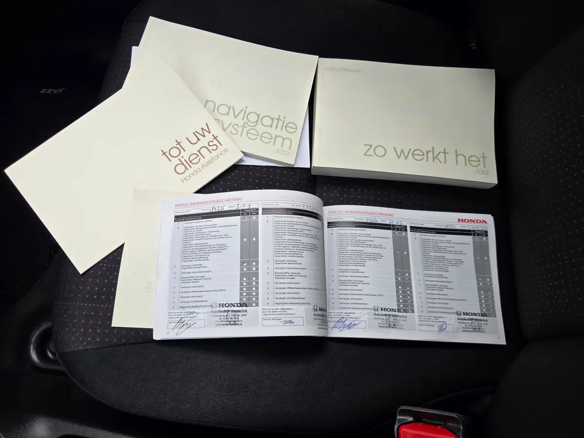 1.3 i-VTEC Elegance Keyless entry / Cruise control / Dab radio / Hill hold / Achteruitrijcamera