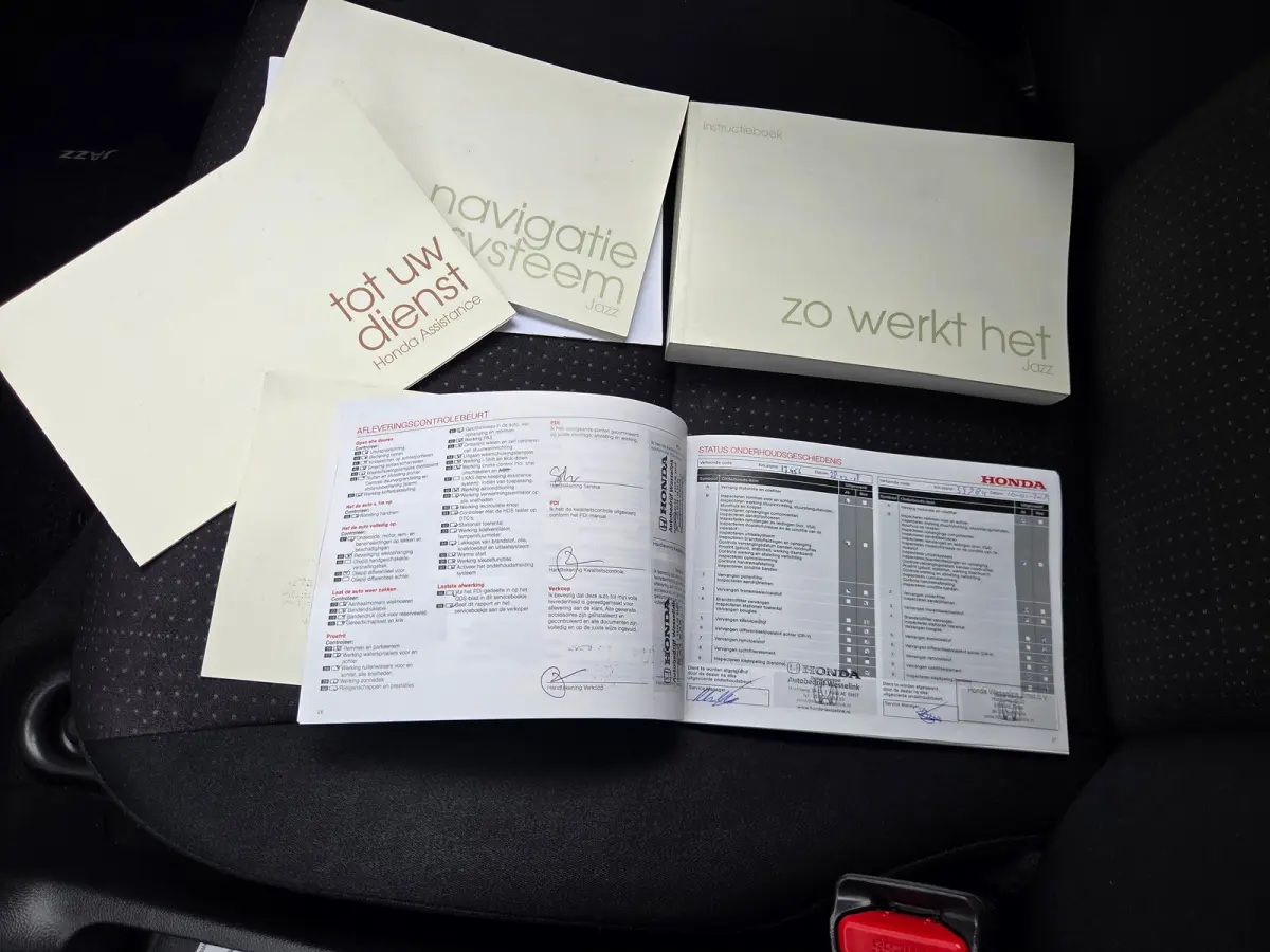 1.3 i-VTEC Elegance Keyless entry / Cruise control / Dab radio / Hill hold / Achteruitrijcamera