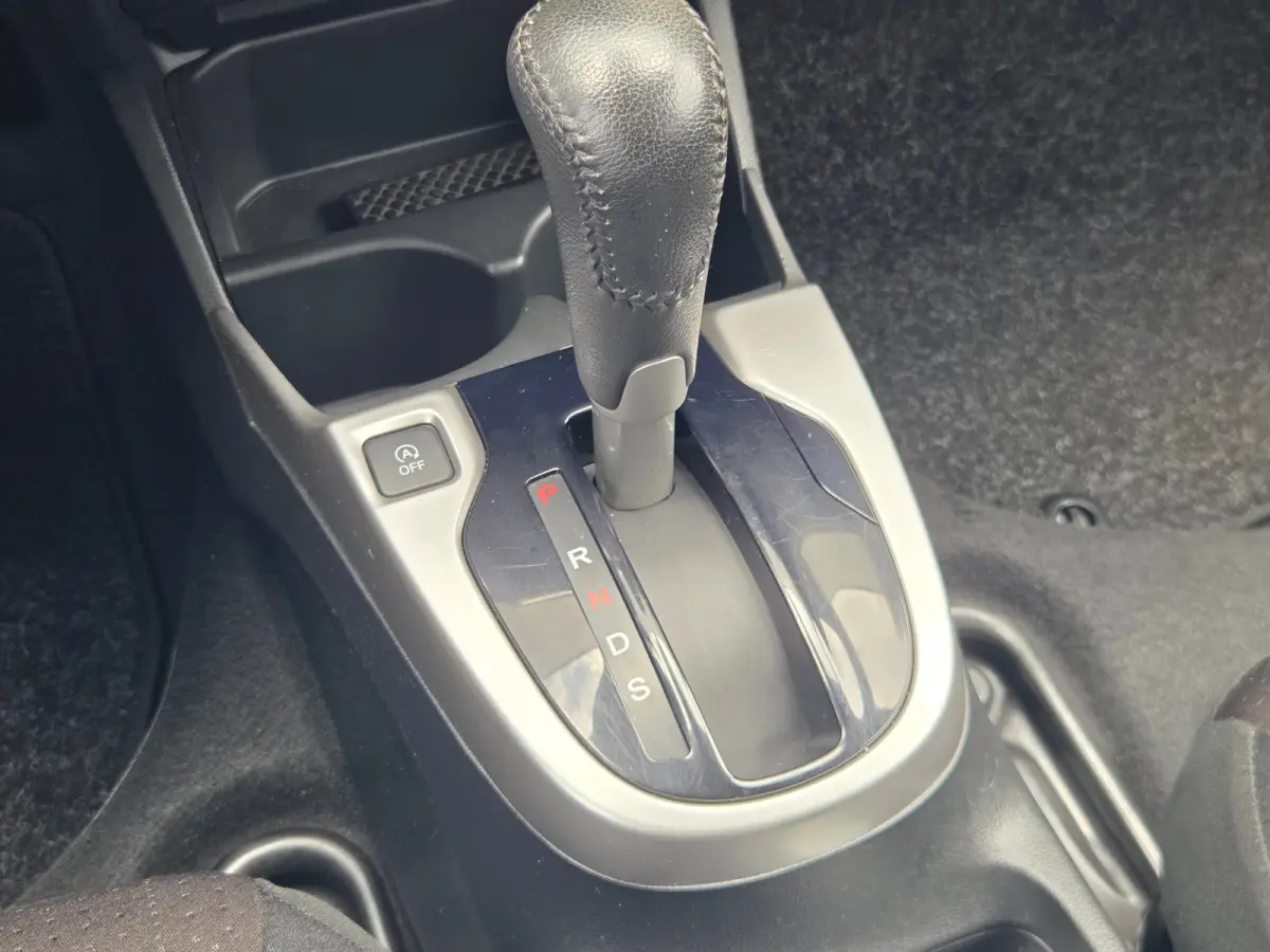 1.3 i-VTEC Elegance Keyless entry / Cruise control / Dab radio / Hill hold / Achteruitrijcamera