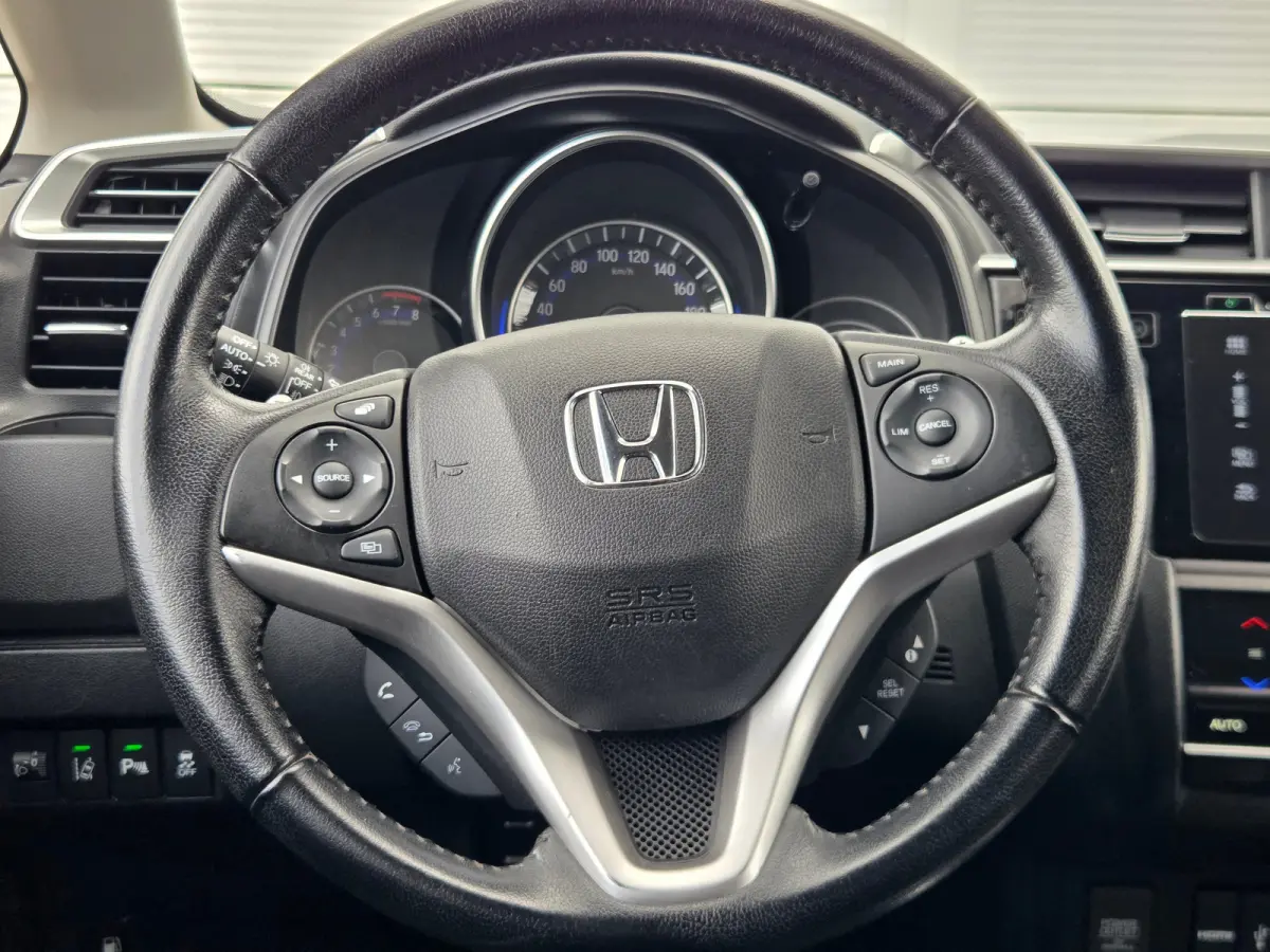 1.3 i-VTEC Elegance Keyless entry / Cruise control / Dab radio / Hill hold / Achteruitrijcamera