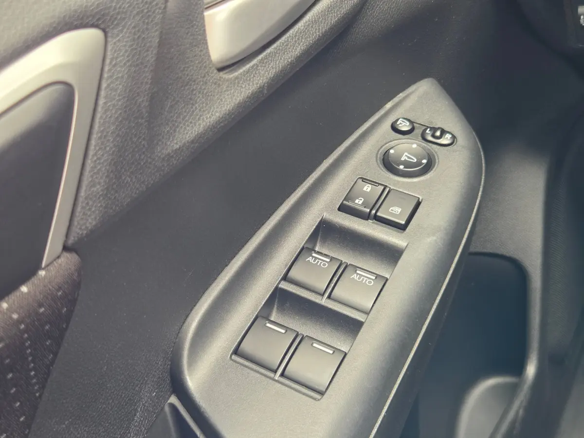1.3 i-VTEC Elegance Keyless entry / Cruise control / Dab radio / Hill hold / Achteruitrijcamera