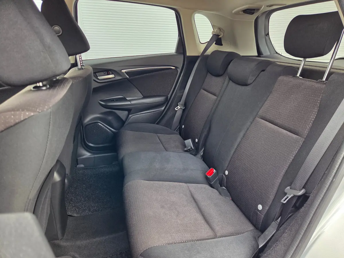 1.3 i-VTEC Elegance Keyless entry / Cruise control / Dab radio / Hill hold / Achteruitrijcamera