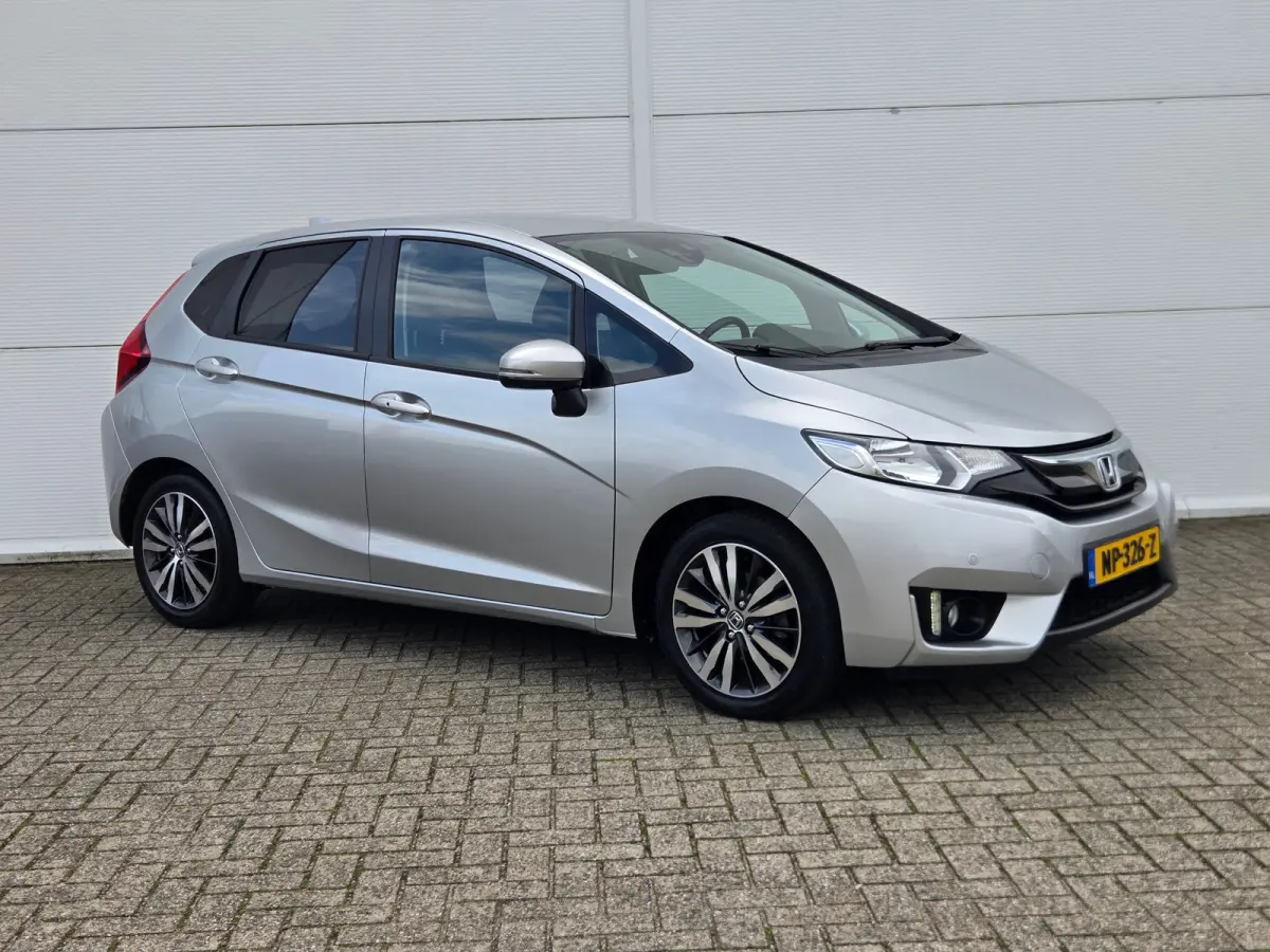1.3 i-VTEC Elegance Keyless entry / Cruise control / Dab radio / Hill hold / Achteruitrijcamera
