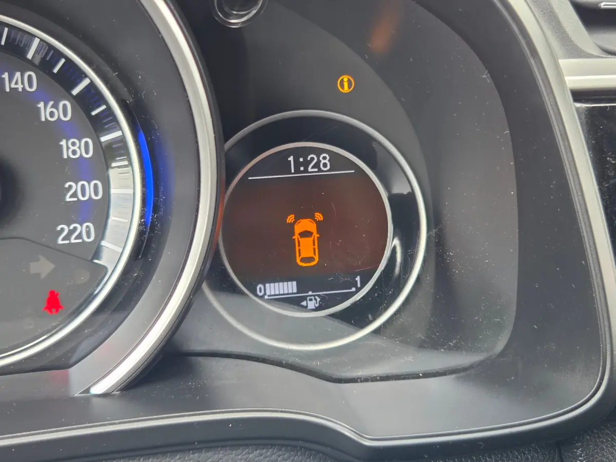 1.3 i-VTEC Elegance Keyless entry / Cruise control / Dab radio / Hill hold / Achteruitrijcamera