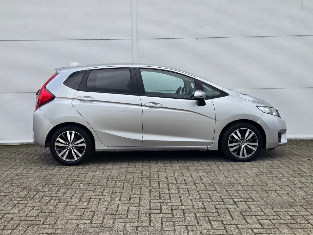 1.3 i-VTEC Elegance Keyless entry / Cruise control / Dab radio / Hill hold / Achteruitrijcamera