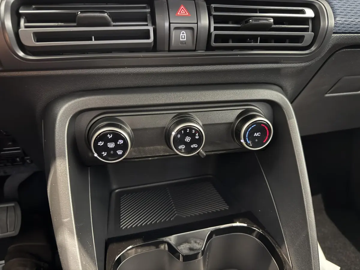 1.2 Hybrid 110pk Collection | APPLE CARPLAY & ANDROID AUTO | DAB | CAMERA | DEMO