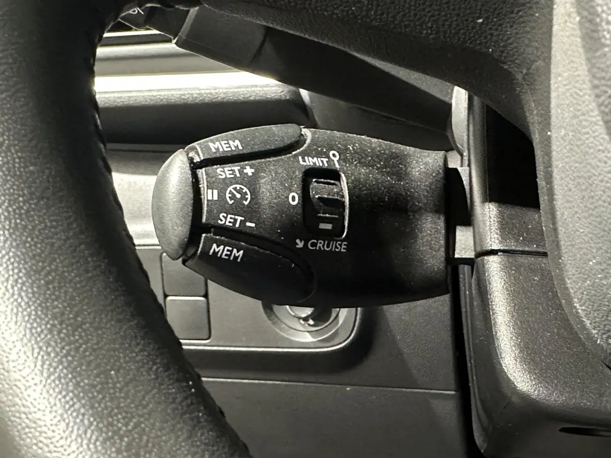 1.2 PureTech Shine APPLE CARPLAY | CAMERA | NAVIGATIE