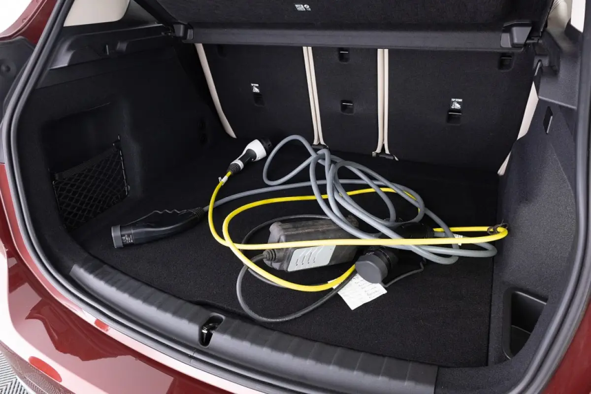 230e xDrive | LEDER | CAMERA | ECC | harman/kardon ✅ 1e Eigenaar !