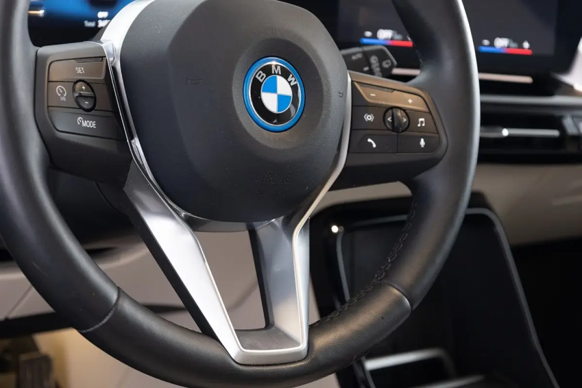 230e xDrive | LEDER | CAMERA | ECC | harman/kardon ✅ 1e Eigenaar !