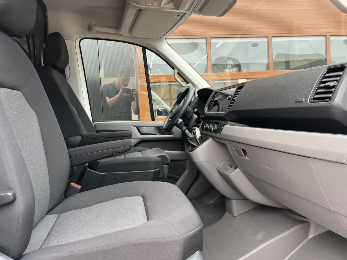 35 2.0 TDI 141pk E6 L3 Comfortline Lease €422 p/m, Airco, Carplay, Navi, PDC, Bedrijfsinrichting, 2x Schuifdeur. Volledig onderhoudshistorie aanwezig