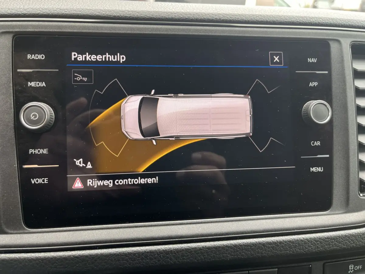 35 2.0 TDI 141pk E6 L3 Comfortline Lease €422 p/m, Airco, Carplay, Navi, PDC, Bedrijfsinrichting, 2x Schuifdeur. Volledig onderhoudshistorie aanwezig