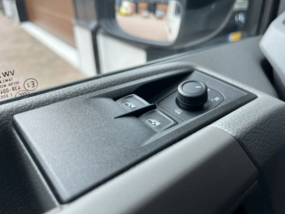 35 2.0 TDI 141pk E6 L3 Comfortline Lease €422 p/m, Airco, Carplay, Navi, PDC, Bedrijfsinrichting, 2x Schuifdeur. Volledig onderhoudshistorie aanwezig