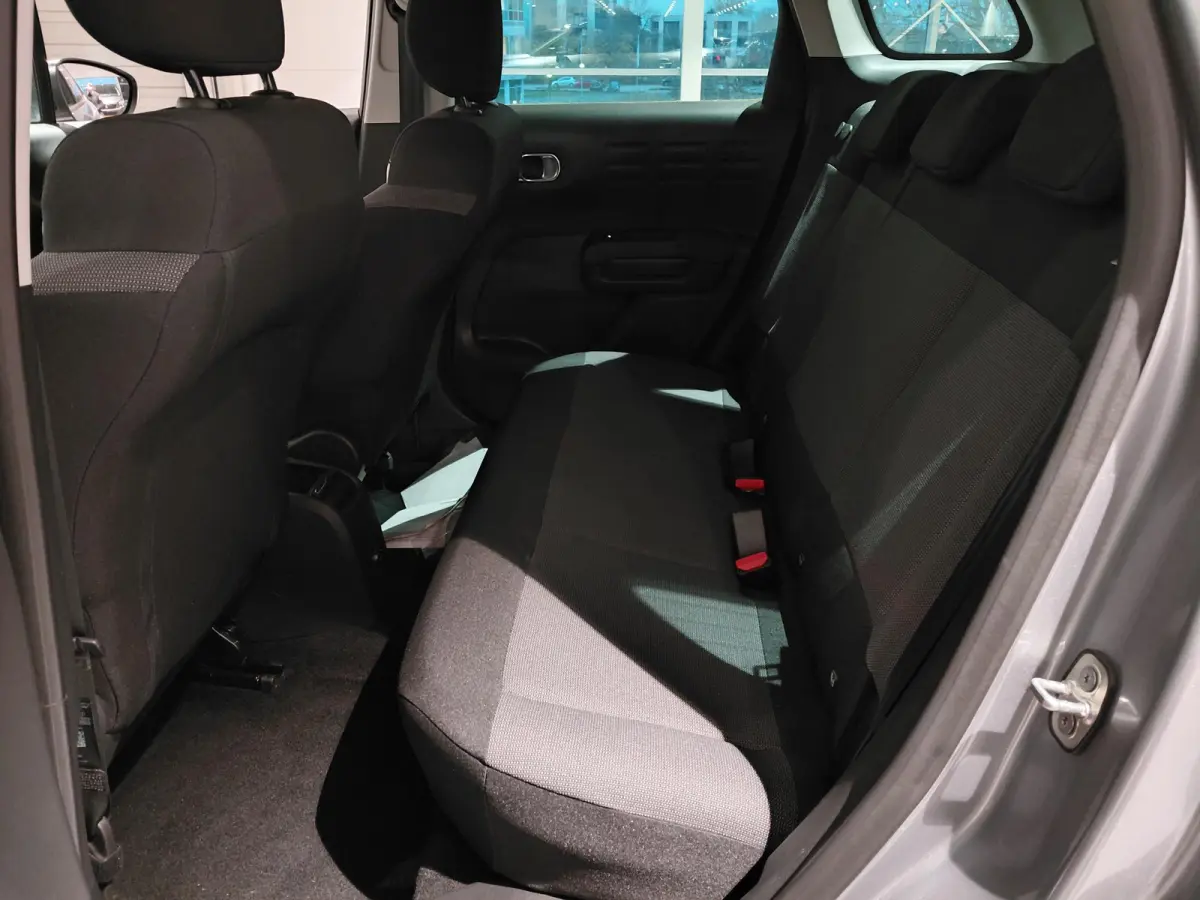 1.2 110PK Max | HOGE INSTAP | HOGE ZIT | NAVIGATIE | CAMERA ACHTER | PARKEERSENSOREN | LICHTMETALEN WIELEN