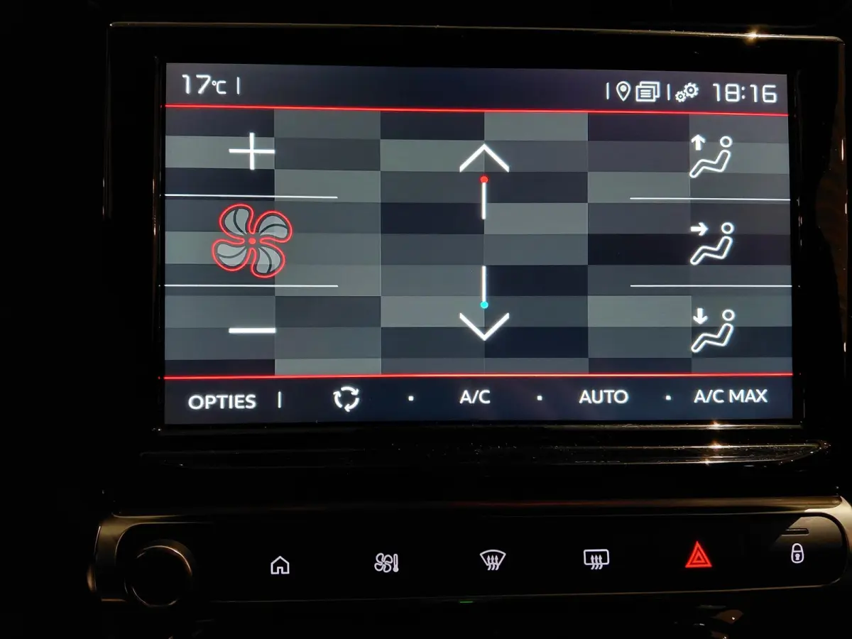 1.2 110PK Max | HOGE INSTAP | HOGE ZIT | NAVIGATIE | CAMERA ACHTER | PARKEERSENSOREN | LICHTMETALEN WIELEN