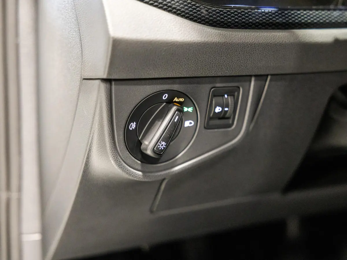 1.0 TSI Life / 95pk / Achteruitrij camera / Automatische klimaatregeling / NAP / Dealer onderhouden /