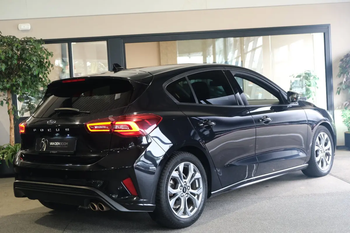 1.0 EcoBoost Hybrid ST Line X 155pk Navi Cam Led Nieuw Model