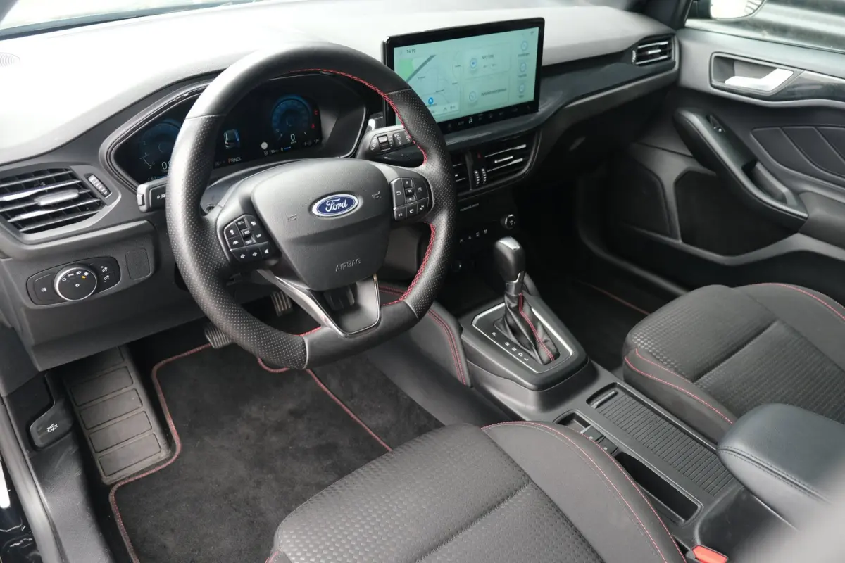 1.0 EcoBoost Hybrid ST Line X 155pk Navi Cam Led Nieuw Model