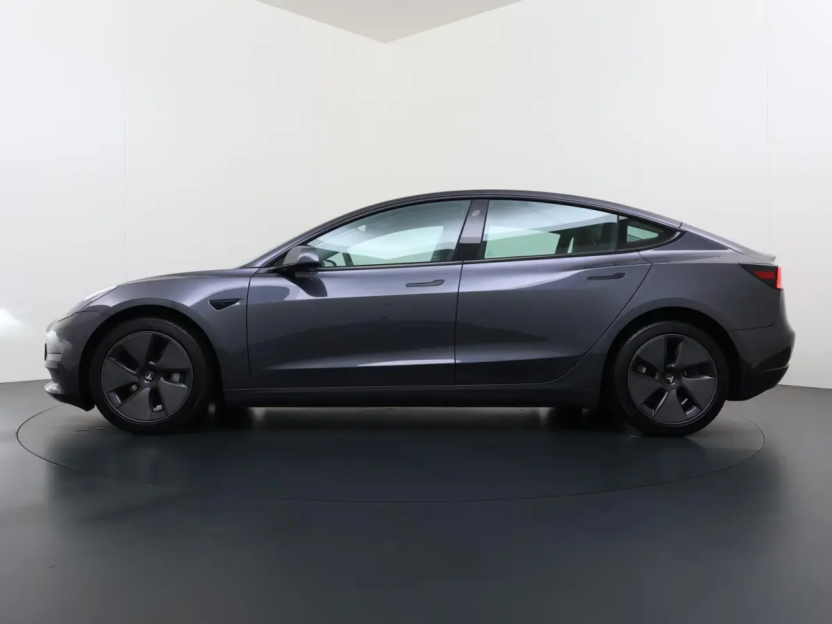 Long Range AWD 75 kWh VAN: 35.900,- VOOR: 33.440,- UW HERFSTVOORDEEL: 2.460,-| FABRIEKSGARANTIE OP ACCU & AANDRIJFLIJN TOT 2031 OF 192.000 KM + ALGEMENE AUTO T/M 06-2027 of 80.000KM! BTW ver